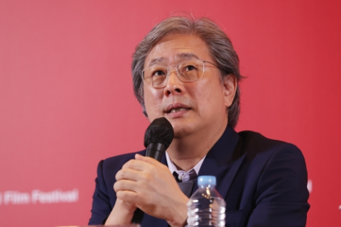 박찬욱 감독, 칸영화제 심사위원장 위촉…한국인 최초