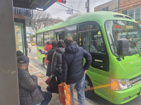 “재정 부담” vs “교통 복지” 구의회서도 반씩 갈렸다 [어떻게 생각하십니까]