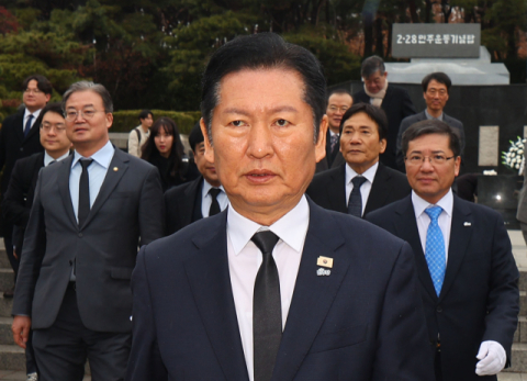 민주당, 국민투표법 상정 직전 '허위사실 유포 처벌' 삭제 