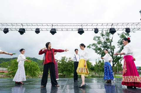영화 ‘매드 댄스 오피스’ 스틸컷. 앤케이컨텐츠 제공
