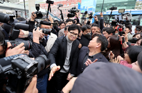 대구서 팬덤 위력 보여준 한동훈…“수도권 가라”는 TK 국힘