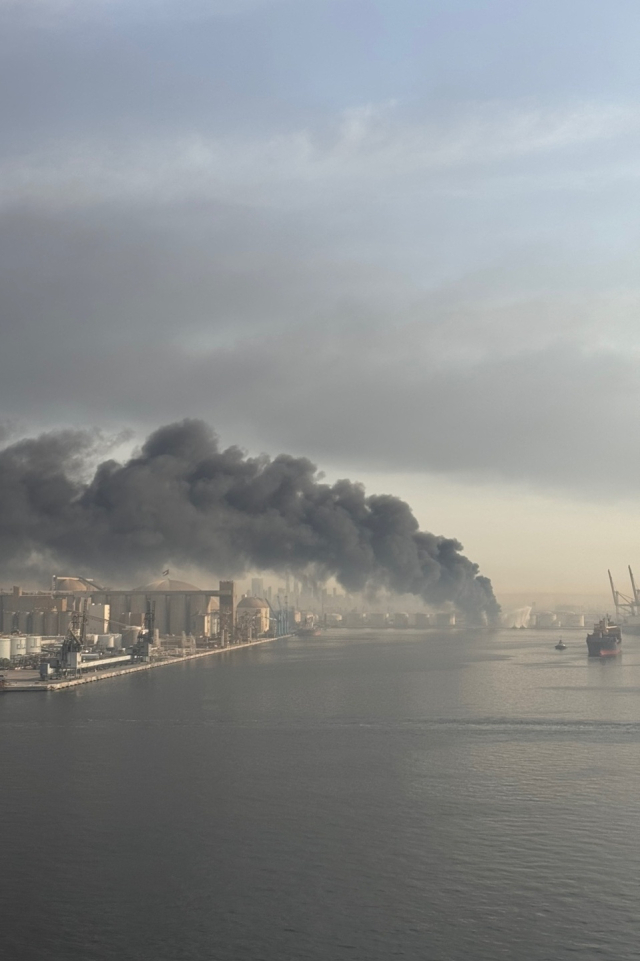 호르무즈 인접 항구에서 우리 선원들이 직접 촬영해 보내온 사진(아랍에미리트 제벨알리(Jebel Ali)항). 선원노련 제공