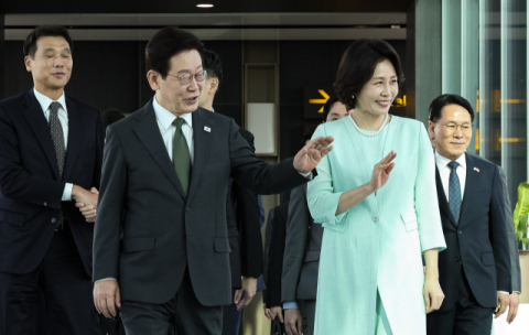 이 대통령, 싱가포르 국빈방문 마치고 필리핀 향발