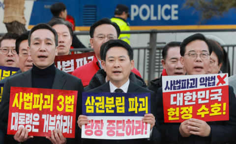 뒷말만 무성한 장외투쟁…‘무능’ 도마 오른 장동혁 지도부