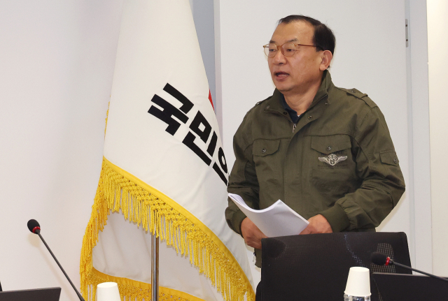 국민의힘 이정현 공천관리위원장이 지난달 26일 서울 영등포구 여의도 중앙당사에서 열린 제9회 전국동시지방선거 중앙당 공천관리위원회 ３차 회의에 입장하고 있다. 연합뉴스