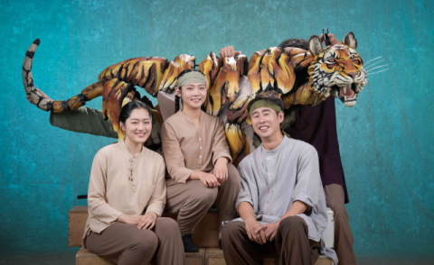무대 위 ‘벵갈호랑이’를 진짜로 만드는 ‘3인 1조’의 몸과 호흡