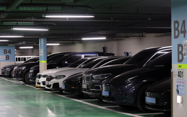 서울시내 한 주차장의 전기차 충전구역. 연합뉴스