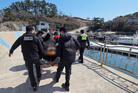 남해군 조도 테트라포드에서 60대 낚시꾼 추락해 숨져