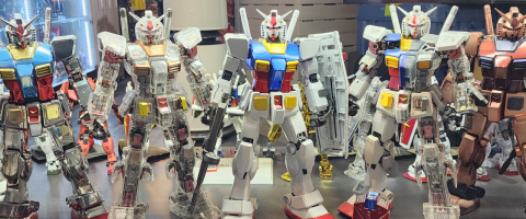 다 큰 어른들이 <br />왜 ‘건담’에 빠지는 걸까