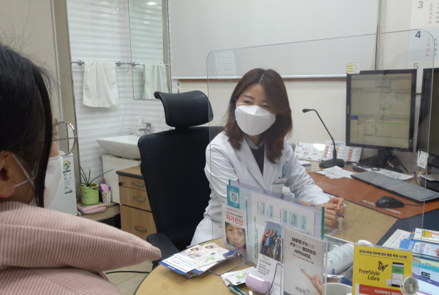 김용기내과의원 김정미 과장은 “호르몬과 대사 조절의 불균형으로 인해서도 피로가 발생할 수 있다”라고 말했다. 김용기내과의원 제공