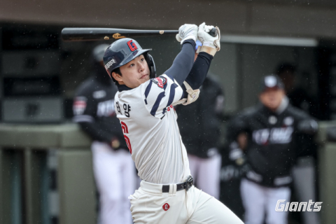 롯데 내야는 치열한 경쟁 중, 빈 자리 노려라