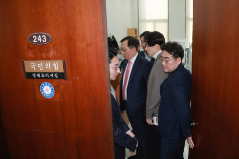 후보 경쟁력만 갉아먹은 국힘 공관위 고무줄 잣대 [여진 계속되는 컷오프 소동]