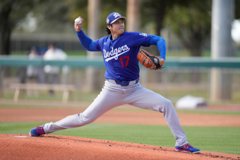 마운드 오르는 오타니, 이정후 상대한다
