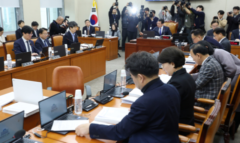 여당 주도 ‘중수청법’ 속도전… 야당은 ‘방탄 입법’ 반발