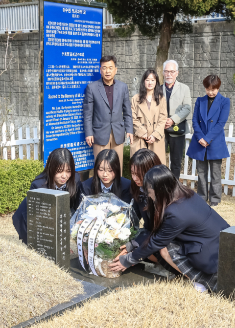 최동원이 맺은 한일 우호 교토국제고, 이수현 참배