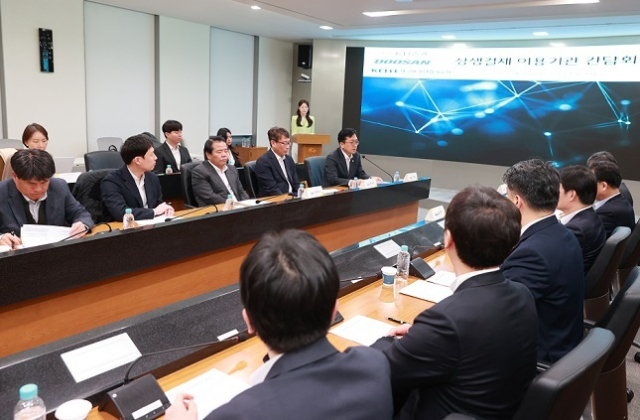 이병권 중소벤처기업부 제2차관이 19일 서울 영등포구 KB증권 본사에서 열린 상생결재 이용기관 간담회에서 모두발언을 하고 있다. 중기부 제공