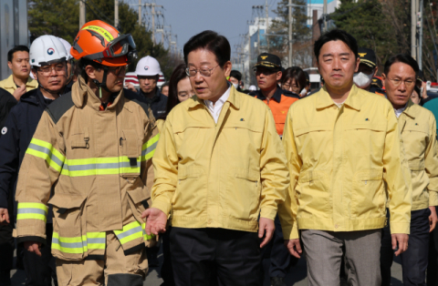 이 대통령, 대전 화재참사 현장 방문