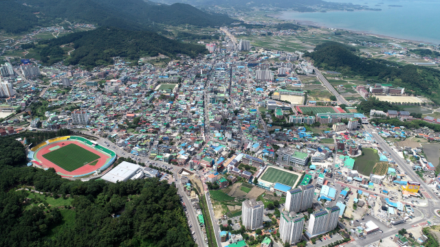 경남 남해군 남해읍 전경. 남해군 제공