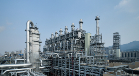 전쟁이 불붙인 고유가, 화장품 업계까지 도미노 위기