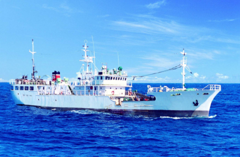 운항하면 할수록 적자만… 원양어선 조업 ‘비틀비틀’