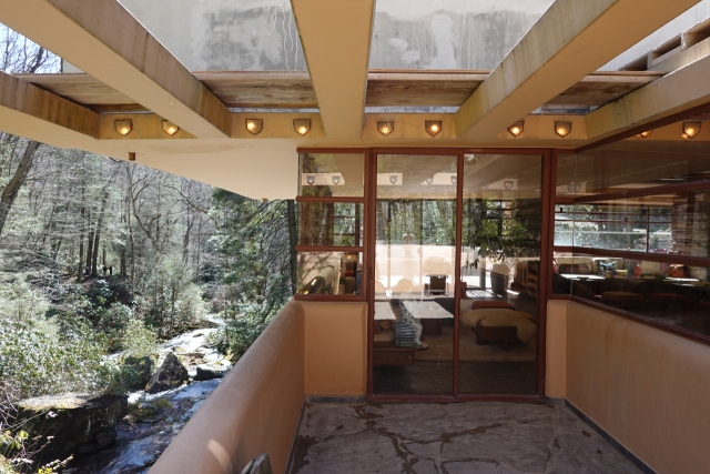 폭포 위에서 자연을 느낄 수 있는 테라스. 이상훈 제공