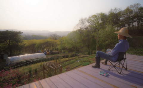 흙의 시간 위에 쌓여가는 삶의 지혜