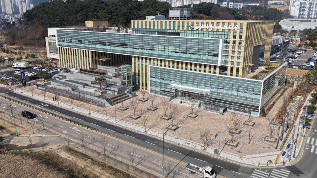 1일 개관식을 갖고 본격적인 운영에 들어간 양산시 복지 허브타운 전경. 양산시 제공