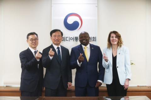 방미통위 “구글플레이 수수료 인하 앞당겨 달라”