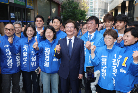 [영상] 해수부부터 노무현 참배까지…시장 출마 전재수 ‘통합 행보’