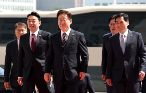 이 대통령 “노인 무임승차 제한 국토부가 결정하라”