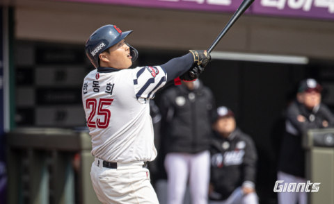돌아온 한동희, 홈 개막전 분위기 반전 나선다