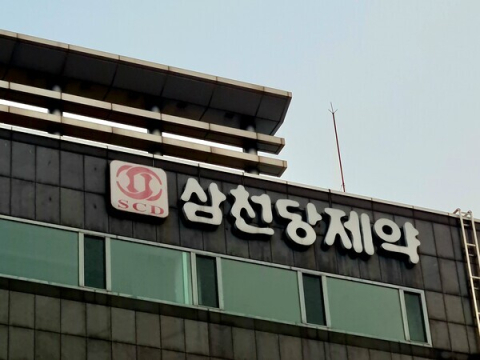 주가 급락세 삼천당제약  논란 확산 속 법적 대응 예고