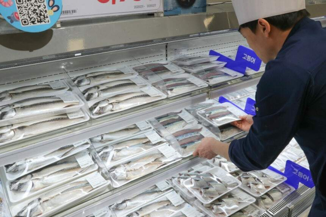 이마트에 진열된 고등어 상품 모습. 이마트 제공