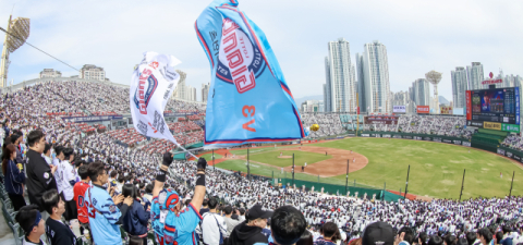 홈 개막 시리즈 내 준 롯데, 6연패 늪