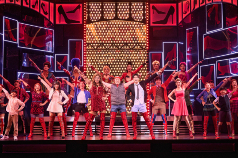 스테디셀러 뮤지컬 ‘킹키부츠’ 부산 온다