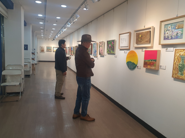 국제지하도상가 미술의거리 21주년 기념전 설치 전경. 부산시설공단 제공