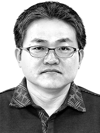 [데스크 칼럼] 늘 피가 모자라