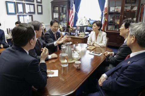 지선 와중에 열흘 미국 머문 장동혁…‘각자도생’ 나선 국힘 후보들
