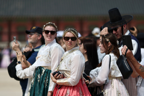 'K컬처 효과' 1분기 외국인 관광객 476만 명…역대 최대