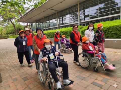 한국건강관리협회 부산동래, 노인종합복지센터 어르신 나들이 봉사활동
