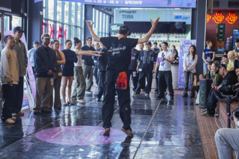 부산을 달군 스트리트 바이브…스텝업댄스페스티벌 예선 열기 후끈 [2026부산스텝업댄스페스티벌]
