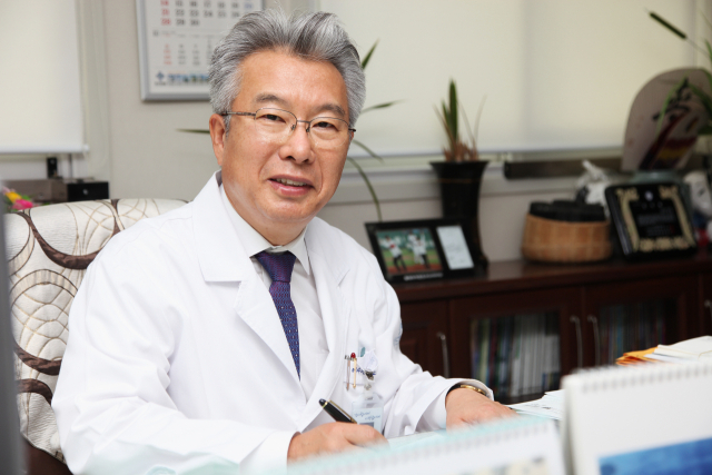 초대 이사장에 추대된 구정회 은성의료재단 회장. 사랑의 의사회 제공