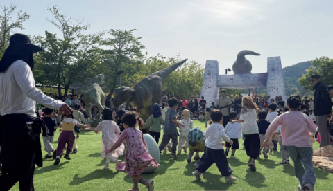 고성 당항포관광지 주말마다 구름 인파 몰리는 비결은?