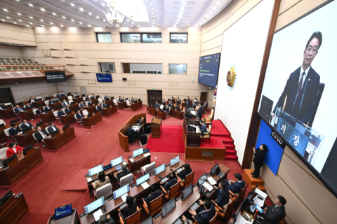 선거 목전에 지역구 쪼개고 붙이기…경남도의회 일방통행에 고성, 거제 뿔났다