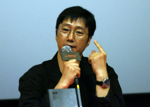 영화제서 故 안성기 기린 배우들…