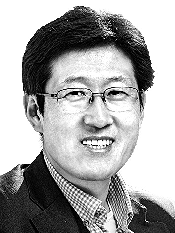 [오션 뷰] 지켜야 할 항해의 자유