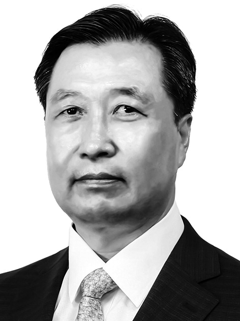 [데스크 칼럼] 그림자 무사와 진짜 일꾼