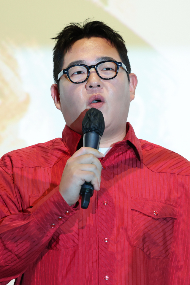 배우 겸 크리에이터 문상훈이 서울 용산구 CGV 용산점에서 열린 영화 '너바나 더 밴드' 언론시사회에서 인사말을 하고 있다. 연합뉴스