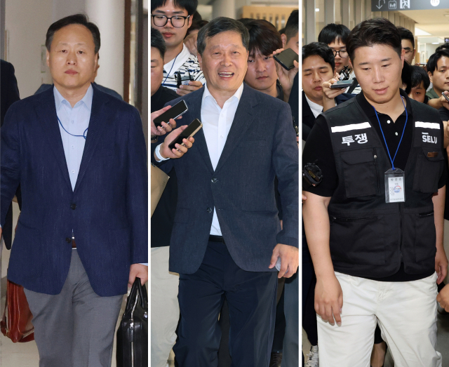삼성전자 노사가 총파업 예고 시점을 사흘 앞둔 18일 정부세종청사 중앙노동위원회에서 2차 사후조정 회의에 참여했다. 왼쪽부터 삼성전자 사측 대표교섭위원인 여명구 DS(반도체 부문) 피플팀장, 박수근 중앙노동위원장, 삼성그룹 초기업노동조합 삼성전자지부 최승호 위원장. 연합뉴스