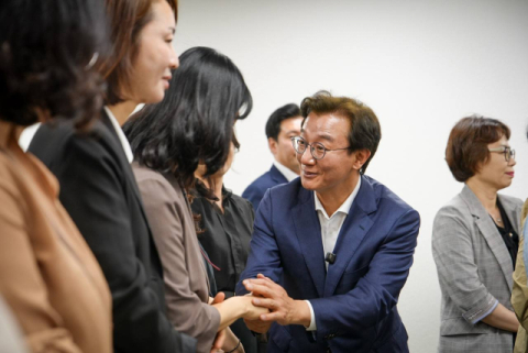 ‘시민 복지’ 공약 확장 나서는 전재수·박형준